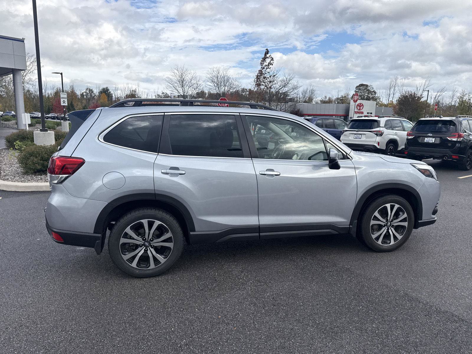Used 2024 Subaru Forester Limited AWD/4WD image 9