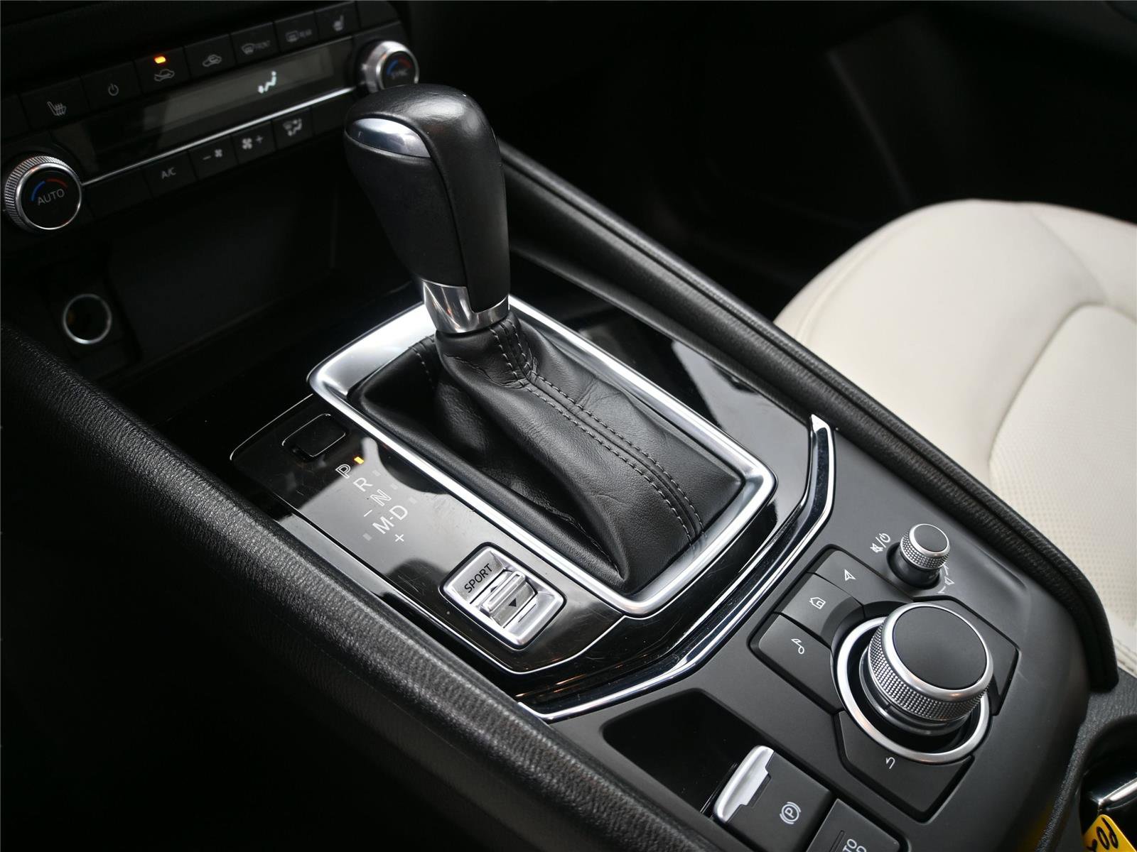 Used 2023 MAZDA CX-5 AWD 2.5 S w/ Preferred Package image 4