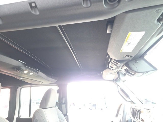 Used 2024 Jeep Wrangler Willys image 38