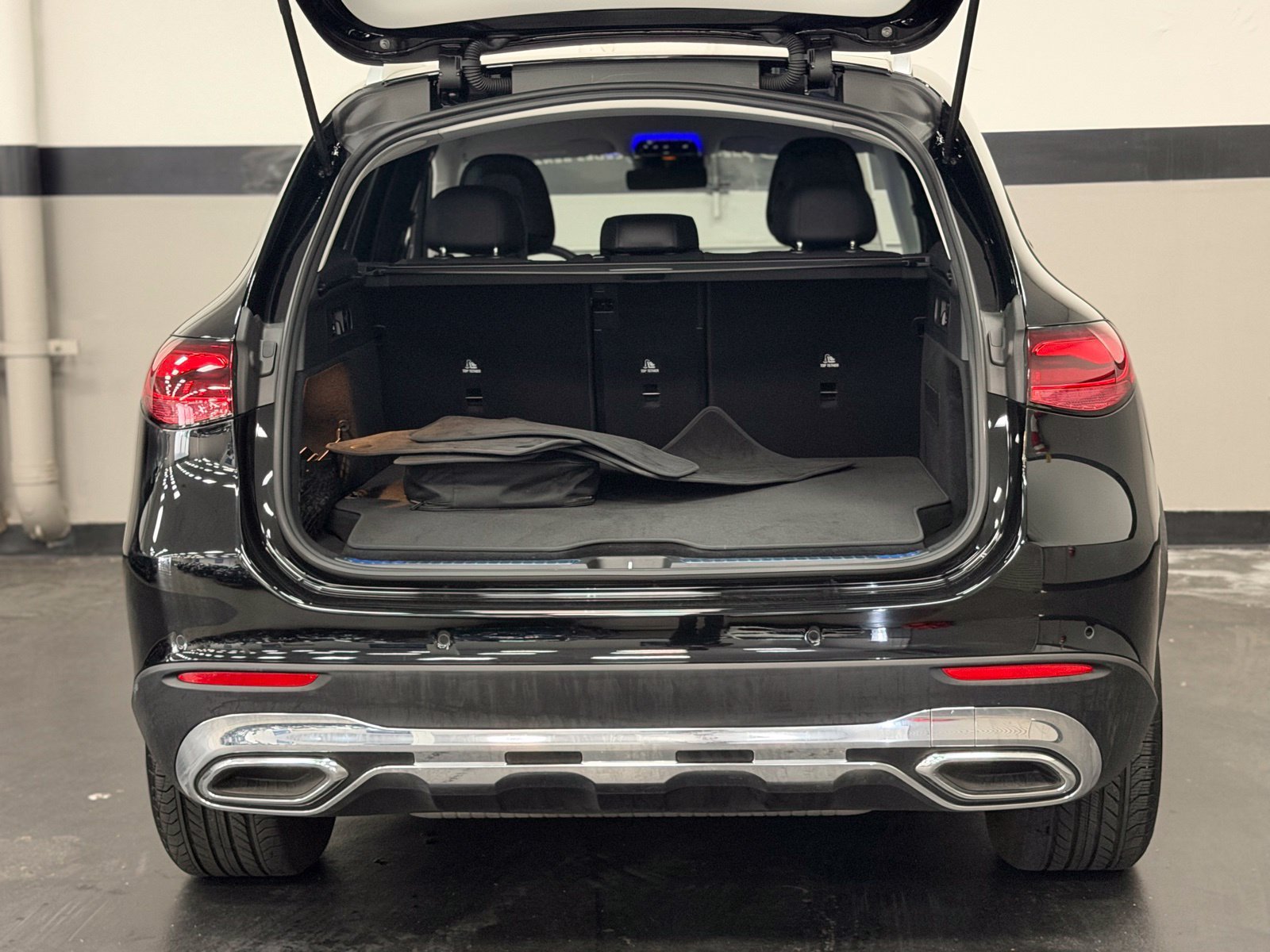 Used 2025 Mercedes-Benz GLC 350e 4MATIC image 15