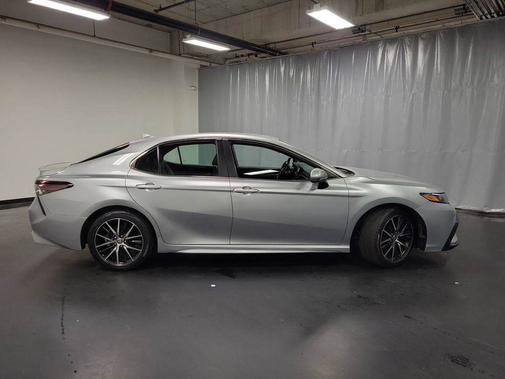 Used 2021 Toyota Camry SE FWD image 9