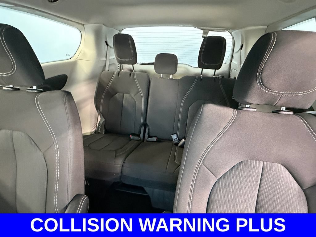 Used 2023 Chrysler Voyager LX FWD image 8