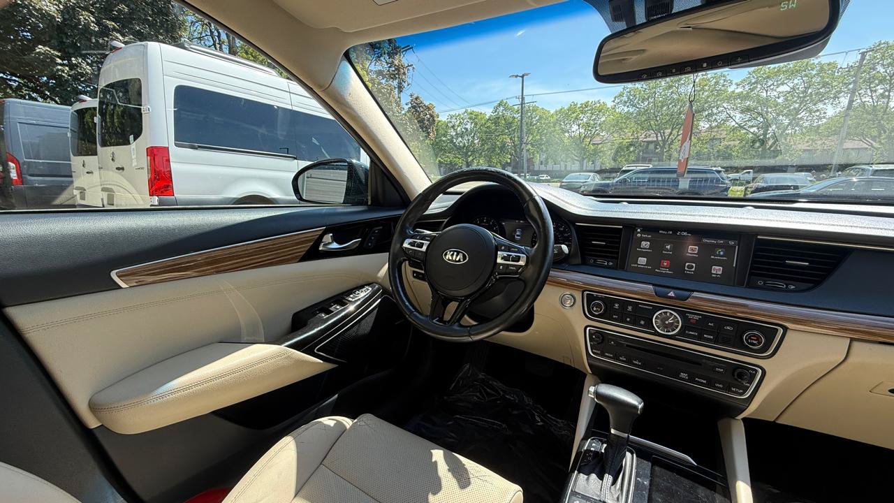 Used 2018 Kia Cadenza Technology FWD image 12