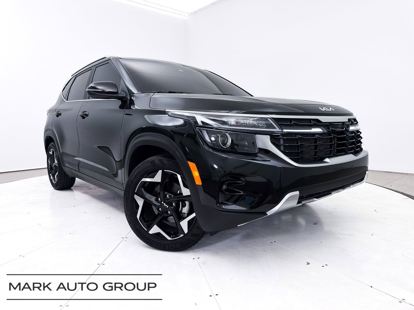 Certified 2024 Kia Seltos EX image 1