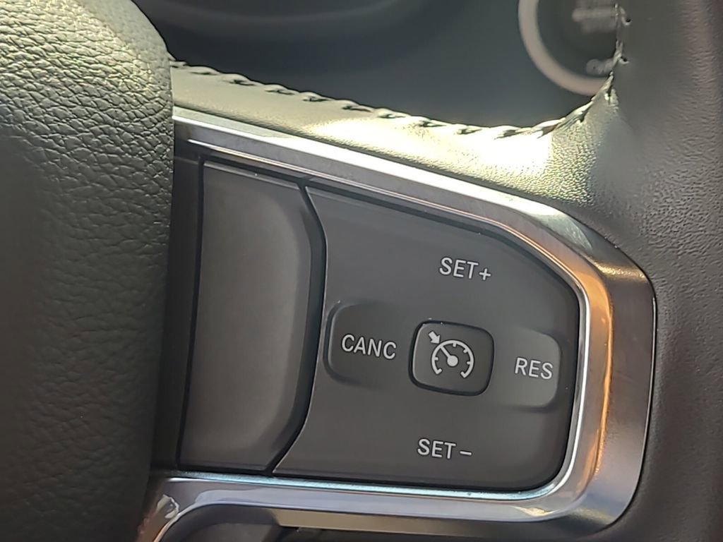 Used 2024 RAM 1500 Laramie image 28