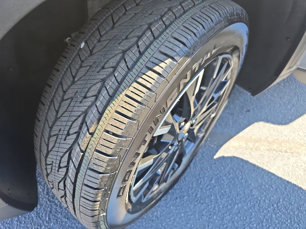 New 2026 Chevrolet Traverse LT w/ Sun and Wheel Package FWD image 34