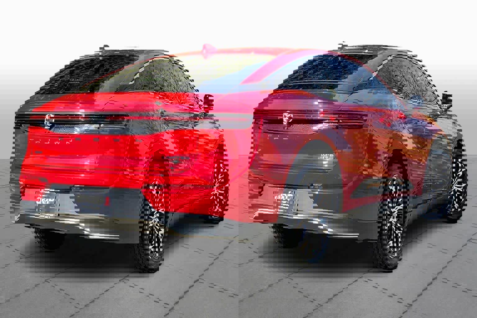 Used 2023 Toyota Crown Limited image 13