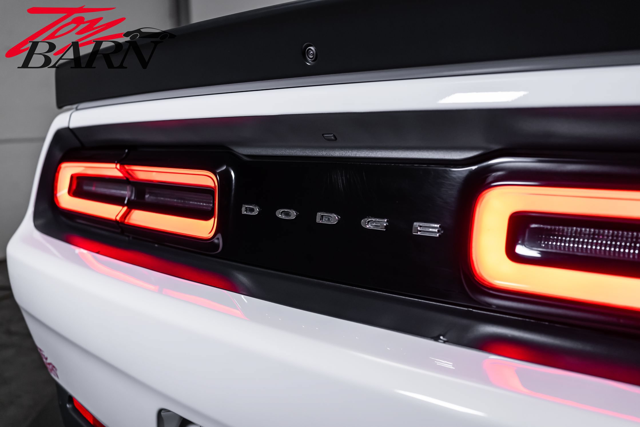 Used 2015 Dodge Challenger SRT Hellcat RWD image 11