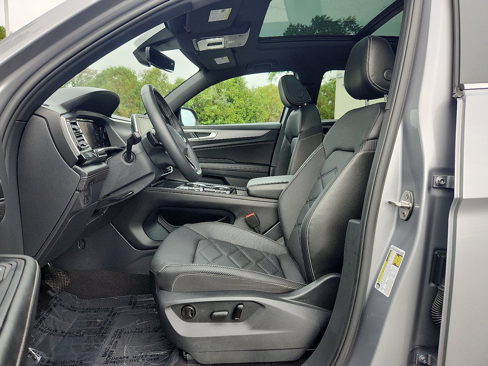 Used 2024 Volkswagen Atlas Cross Sport SE AWD/4WD image 13