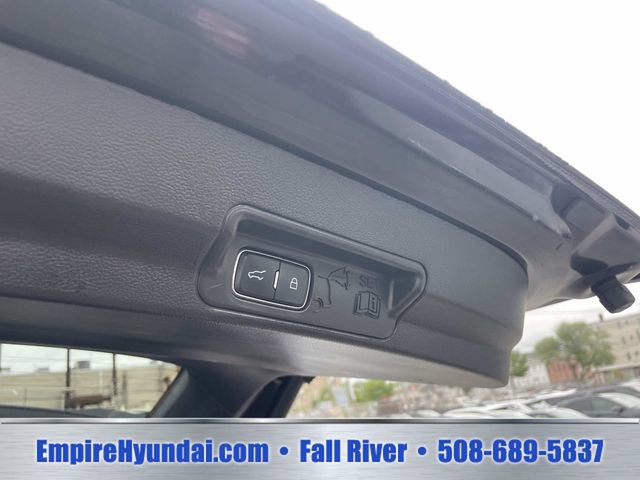 Used 2022 Ford Explorer XLT AWD/4WD image 6