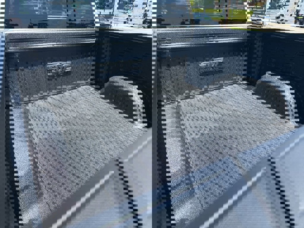 New 2026 GMC Sierra 1500 SLT w/ SLT Premium Package image 9