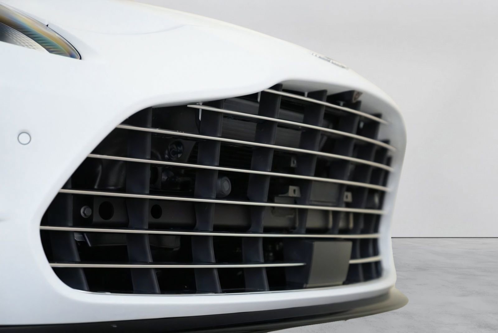New 2026 Aston Martin Vanquish Convertible RWD image 59