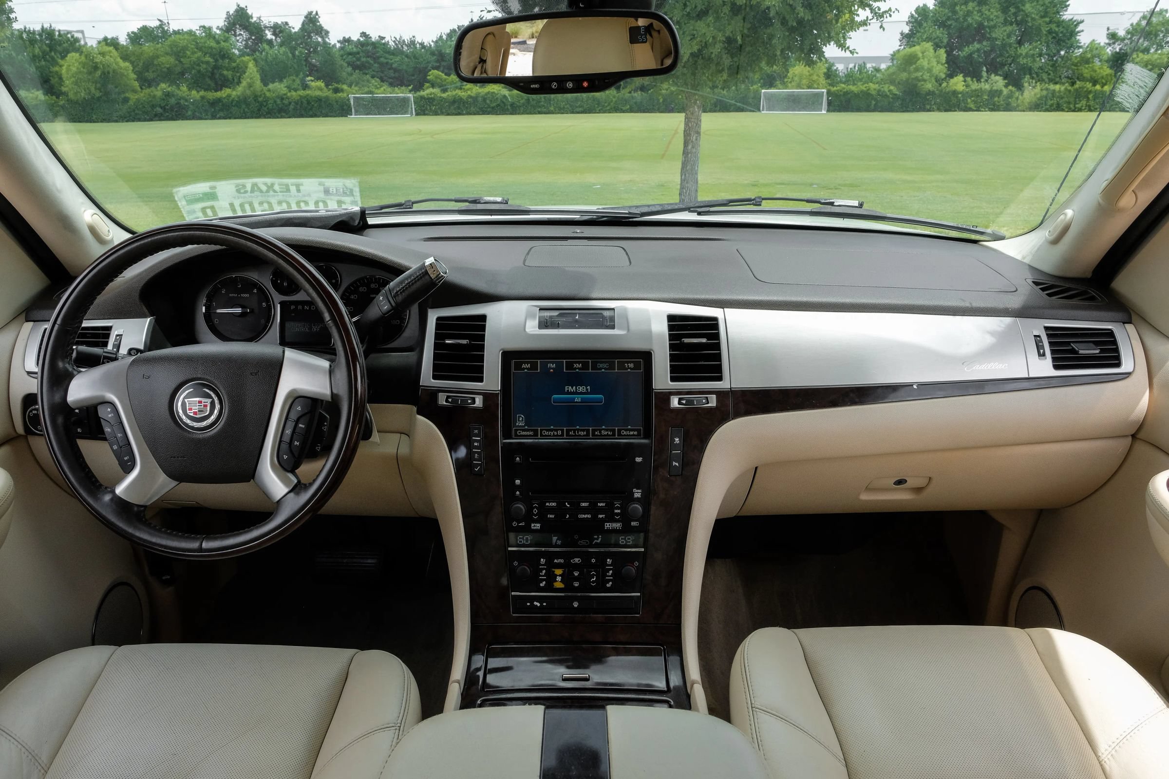 Used 2007 Cadillac Escalade EXT w/ Information Package AWD/4WD image 17