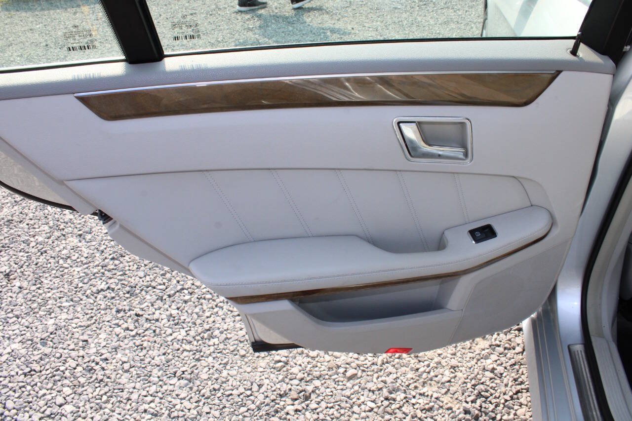 Used 2011 Mercedes-Benz E 350 4MATIC Sedan image 23