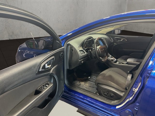 Used 2015 Chrysler 200 Limited w/ Convenience Group FWD image 34