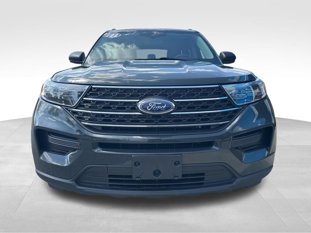 Used 2022 Ford Explorer XLT w/ Class IV Trailer Tow Package AWD/4WD image 3