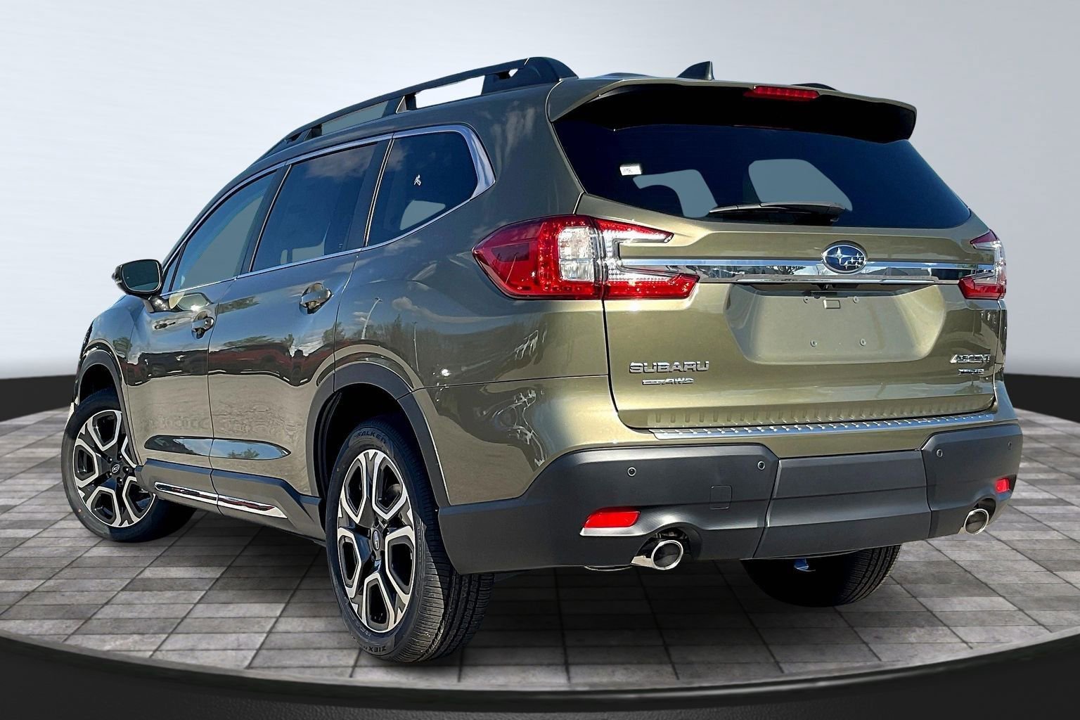 New 2026 Subaru Ascent Limited image 3