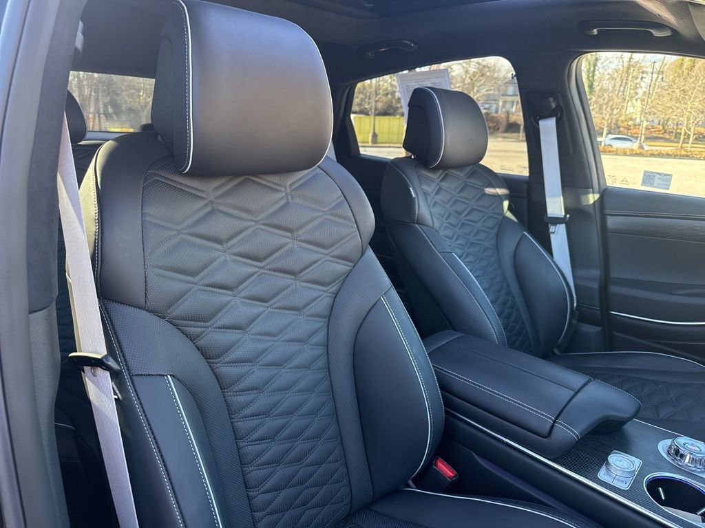 Certified 2025 Genesis GV80 3.5T image 33