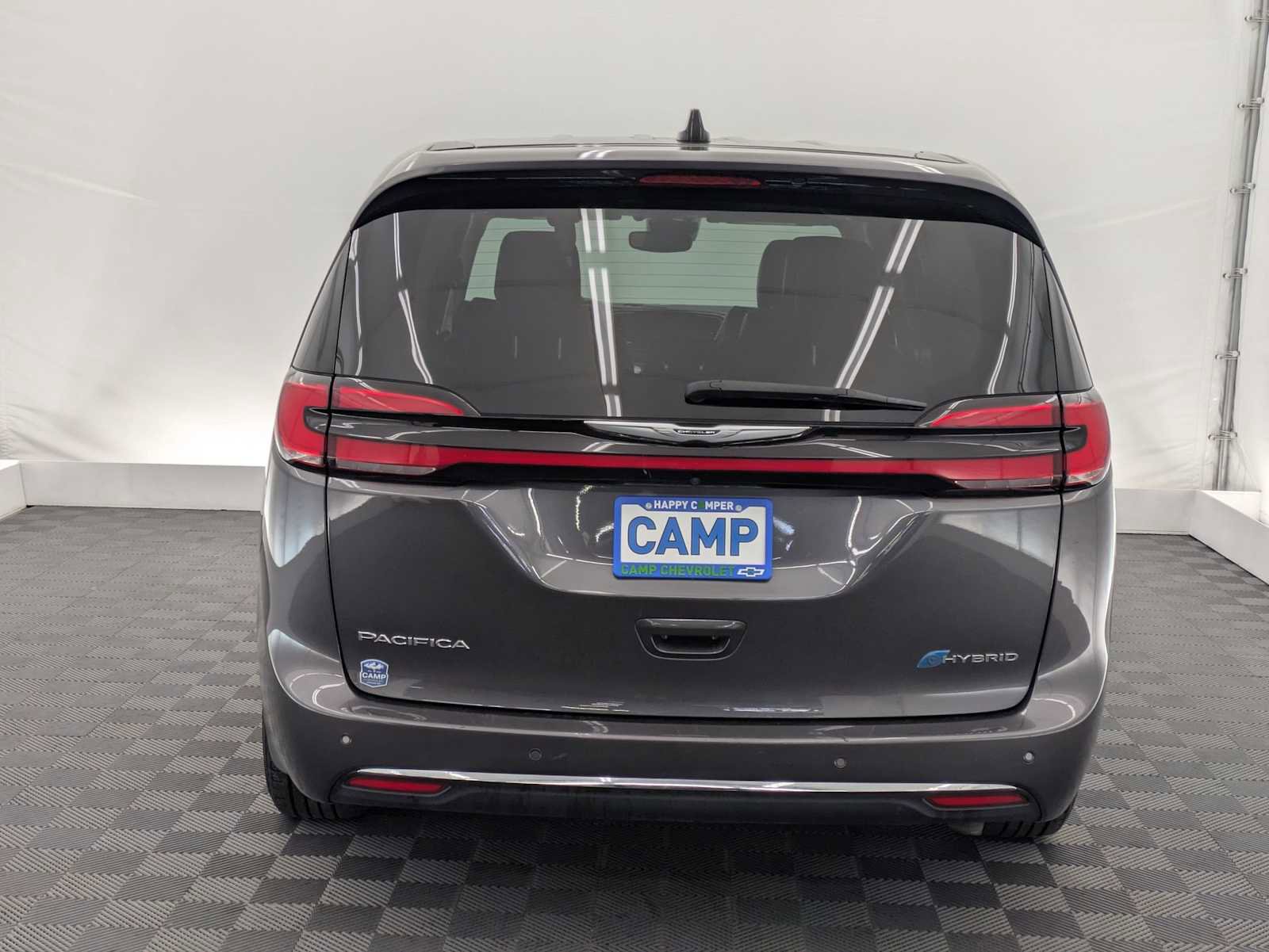 Used 2023 Chrysler Pacifica Limited FWD image 5
