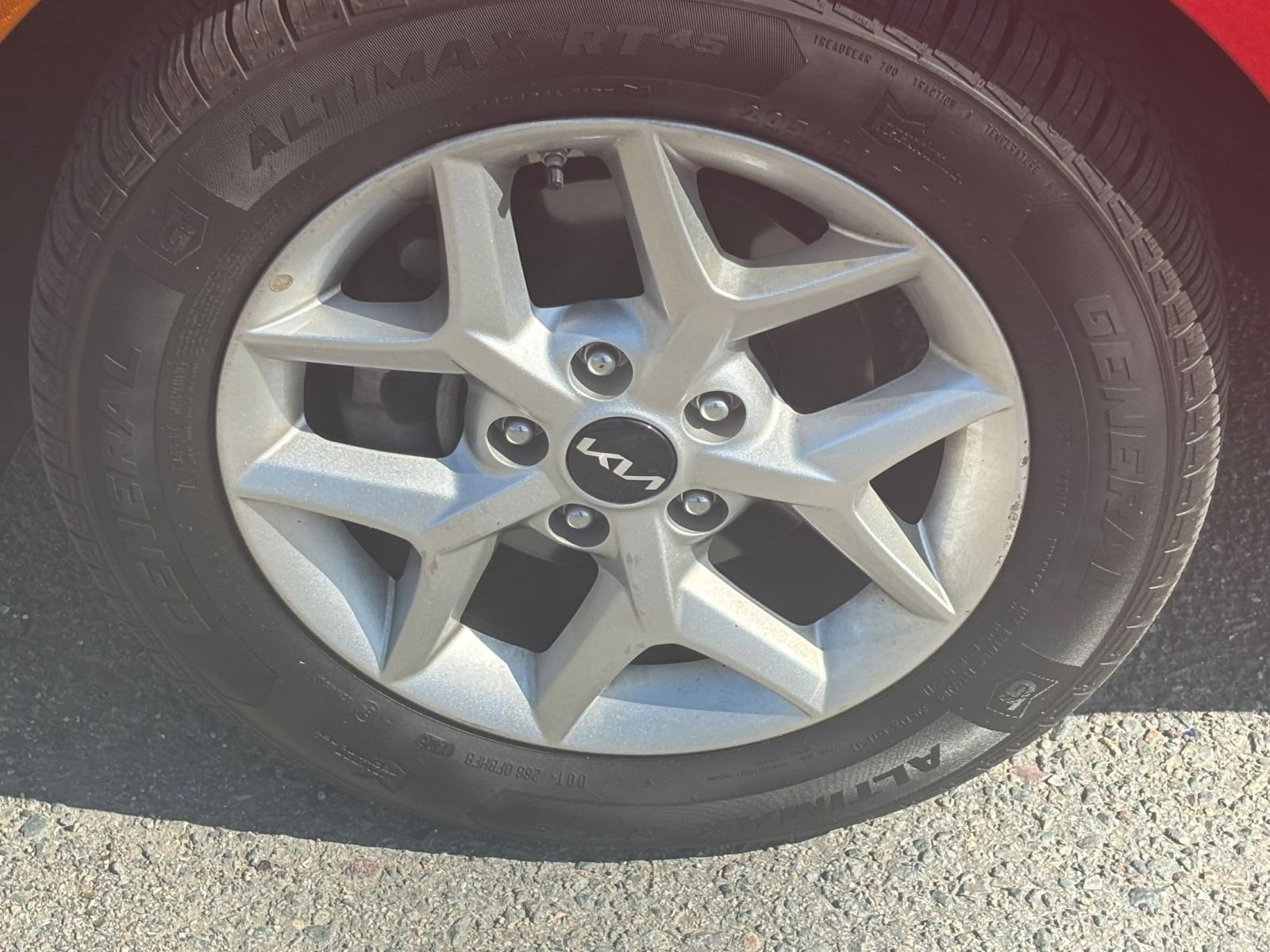 Used 2025 Kia Soul LX w/ LX Technology Package FWD image 25