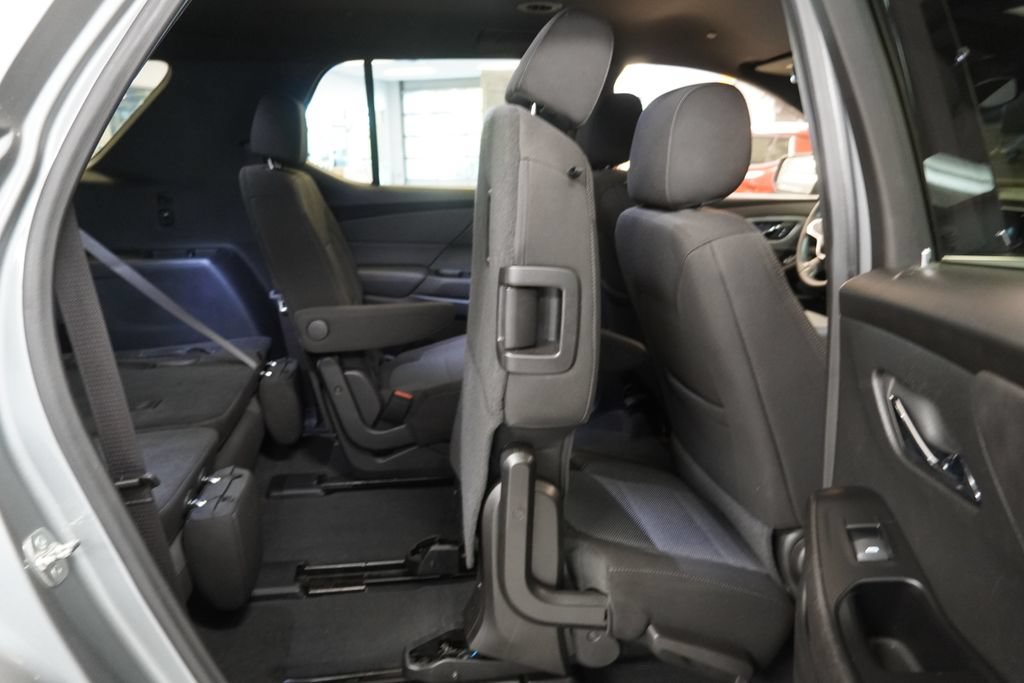 Used 2024 Chevrolet Traverse LT AWD/4WD image 34