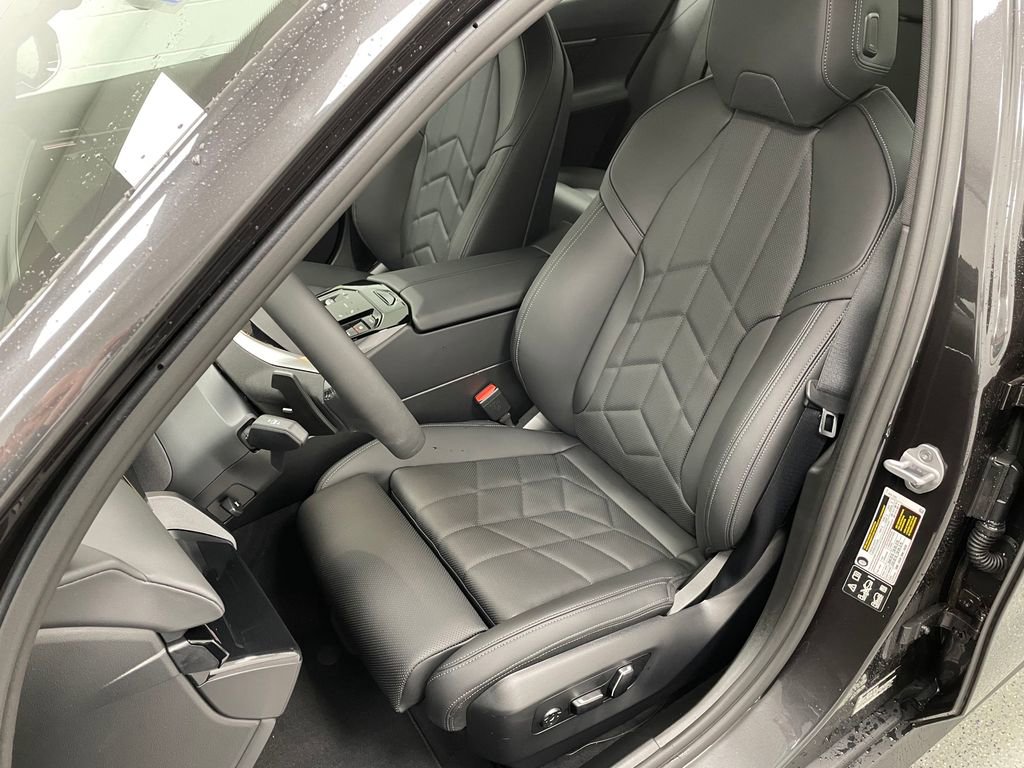 Used 2025 BMW 530i xDrive image 30