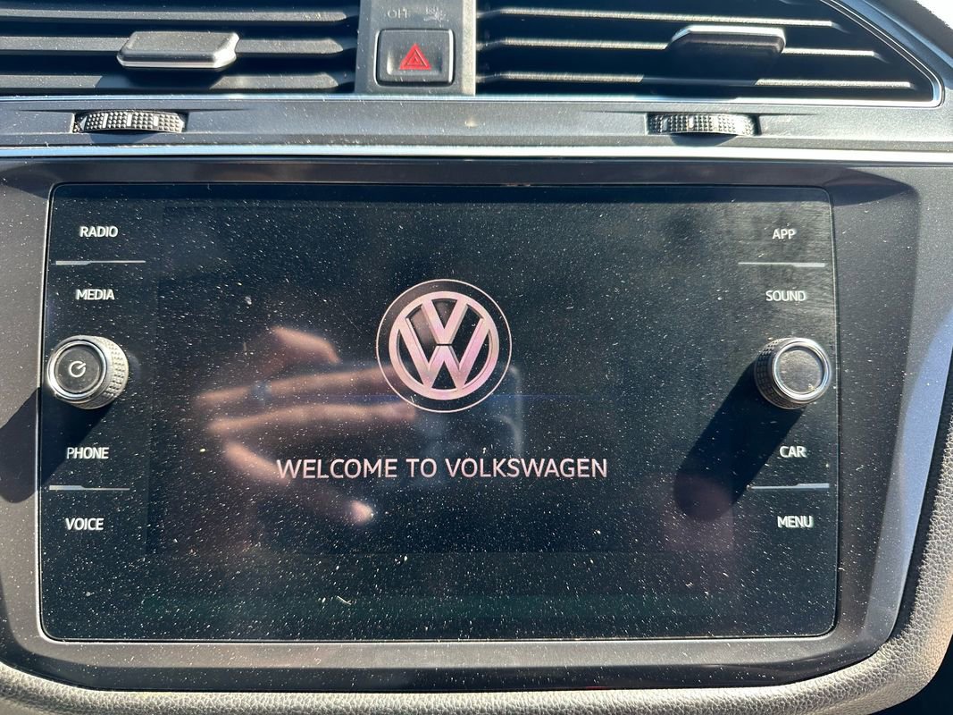 Used 2020 Volkswagen Tiguan SE R-Line w/ 3rd Row Seat Package image 19