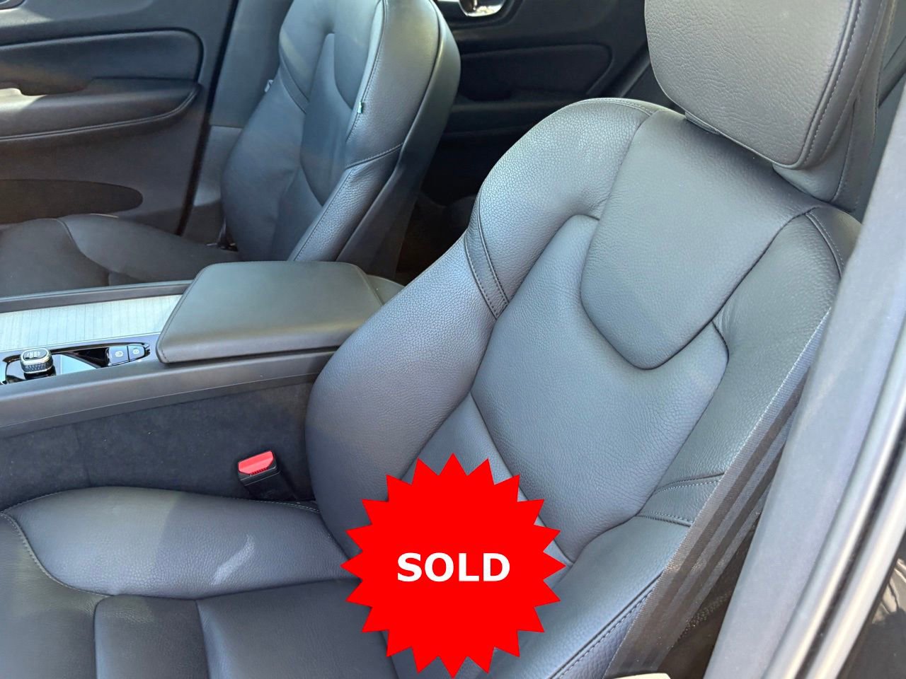 Certified 2025 Volvo XC60 B5 Plus image 30