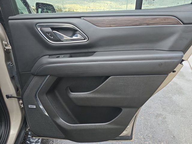 Used 2021 Chevrolet Tahoe Z71 w/ Z71 Signature Package image 18