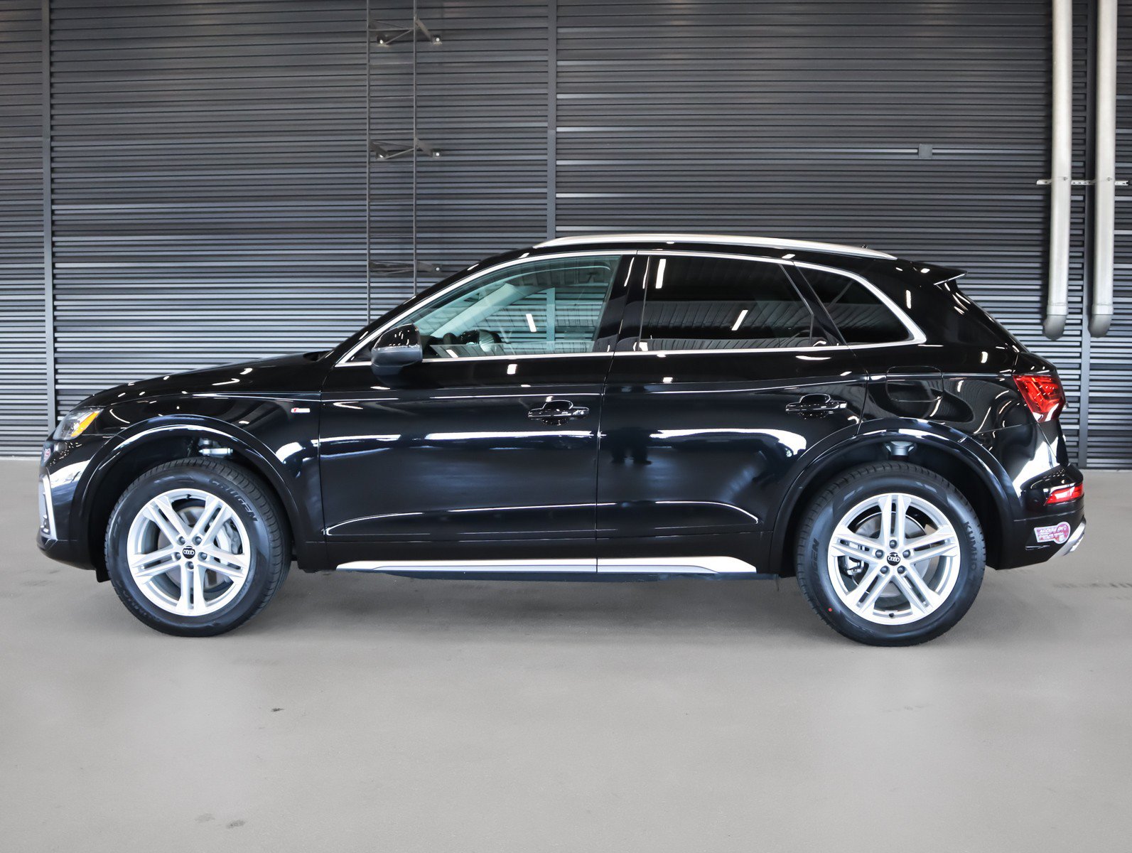 Used 2024 Audi Q5 e Premium w/ Convenience Package AWD/4WD image 12