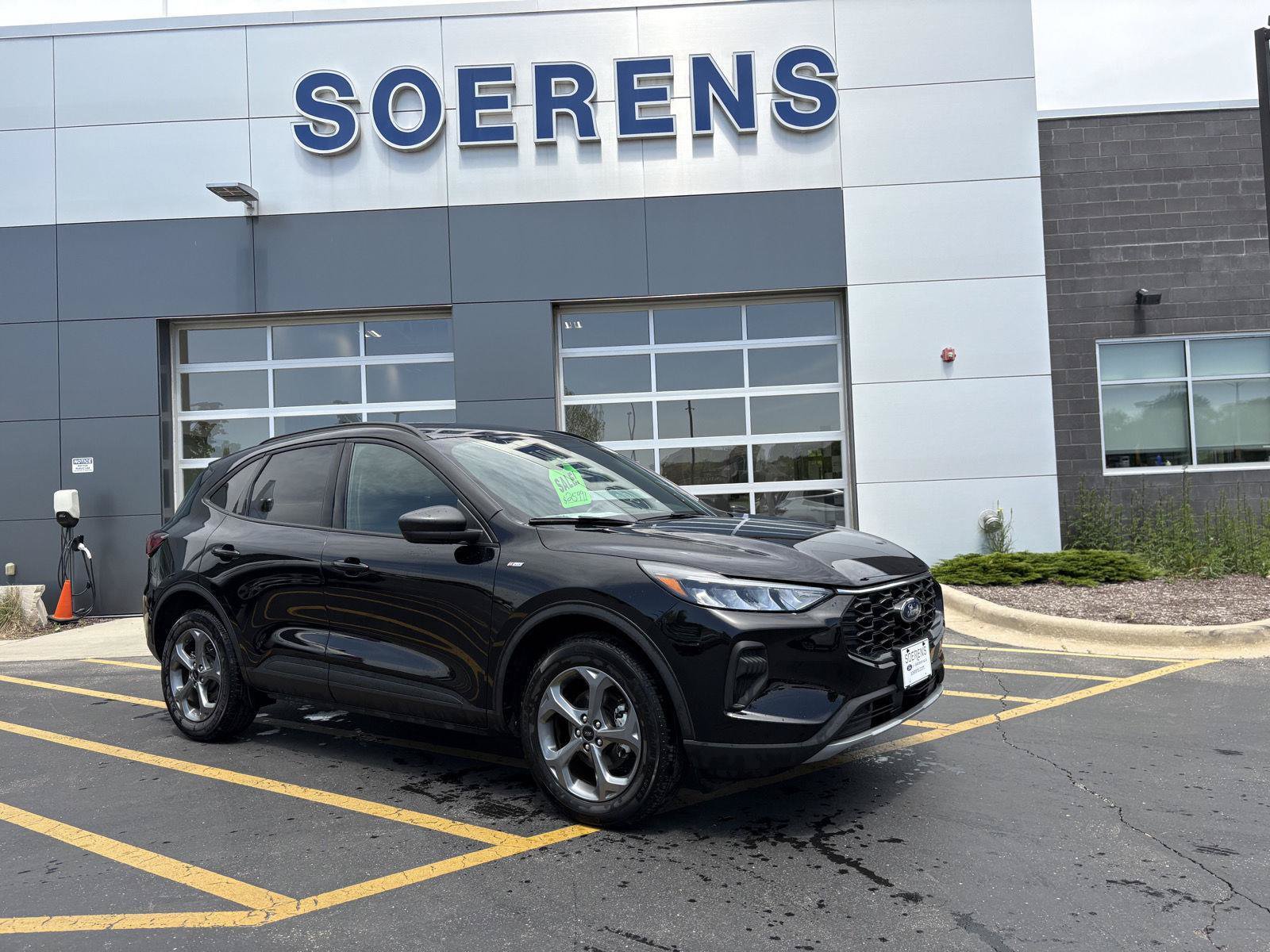 Used 2025 Ford Escape ST-Line AWD/4WD image 1