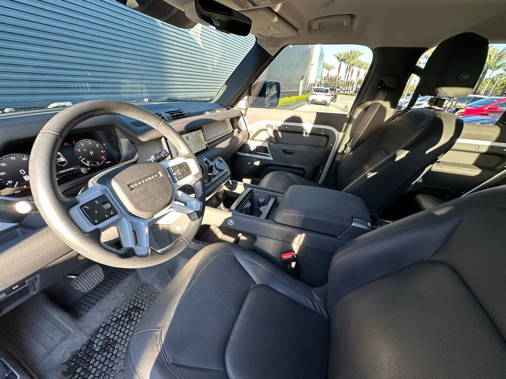 Used 2023 Land Rover Defender 110 S image 4