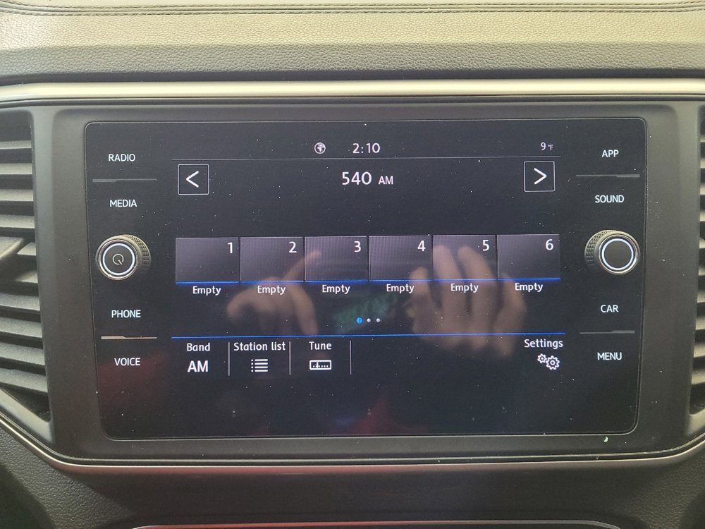 Used 2020 Volkswagen Atlas Cross Sport SE image 25