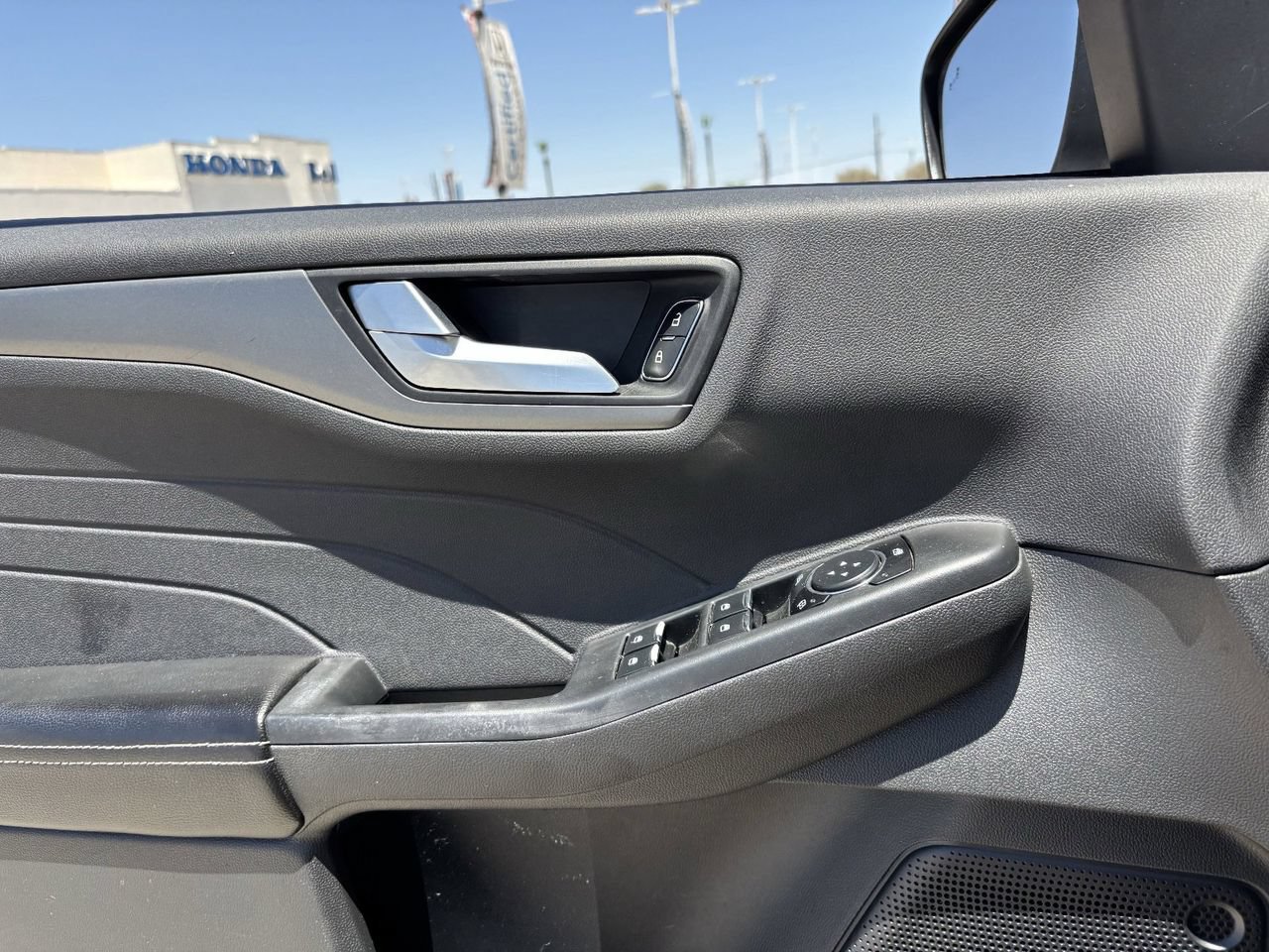 Used 2023 Ford Escape SE FWD image 19