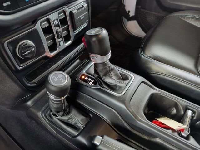 Used 2024 Jeep Wrangler High Altitude AWD/4WD image 31