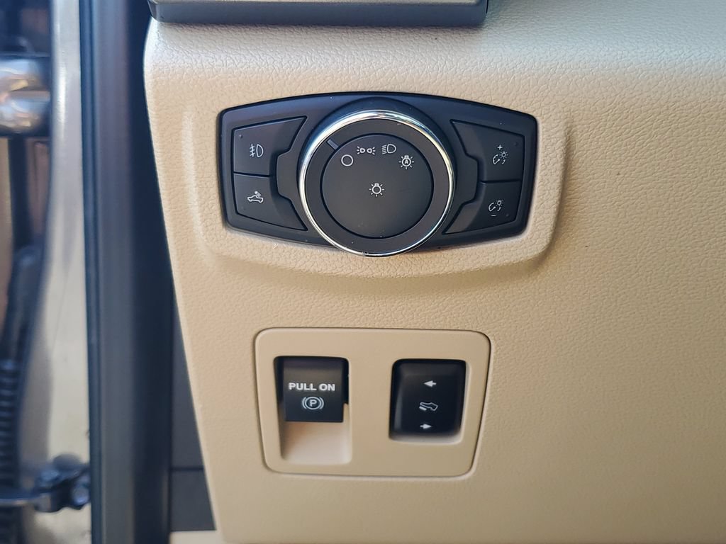 Used 2019 Ford F150 XLT w/ Equipment Group 302A Luxury AWD/4WD image 10
