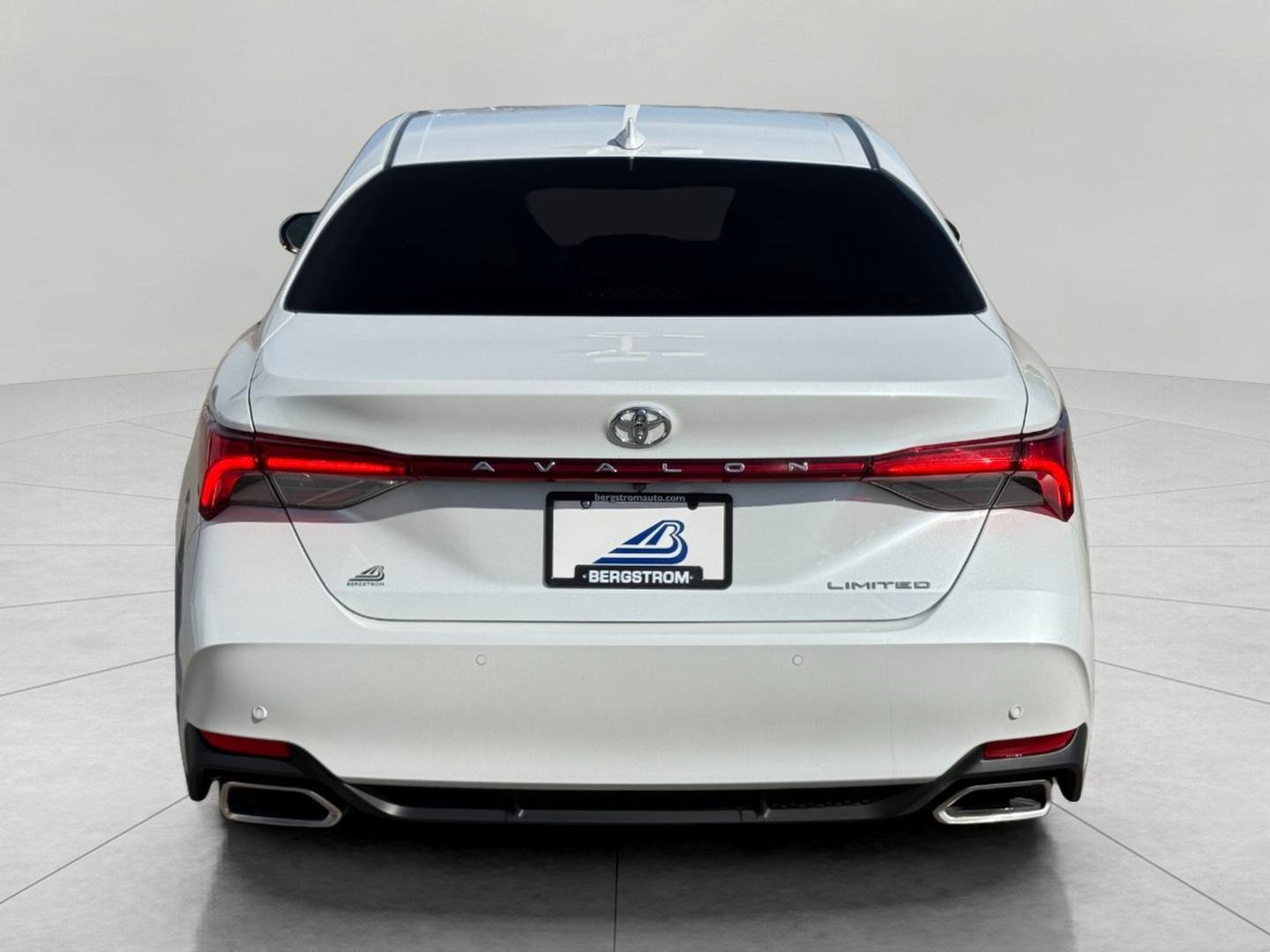Used 2019 Toyota Avalon Limited w/ Advanced Safety Package FWD image 6
