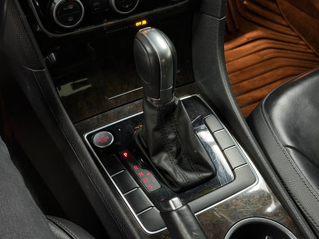 Used 2015 Volkswagen Passat TDI SEL Premium image 22