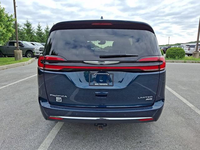 Used 2022 Chrysler Pacifica Limited AWD/4WD image 5