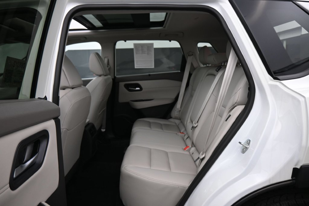 Used 2023 Nissan Rogue SL w/ SL Premium Package FWD image 19