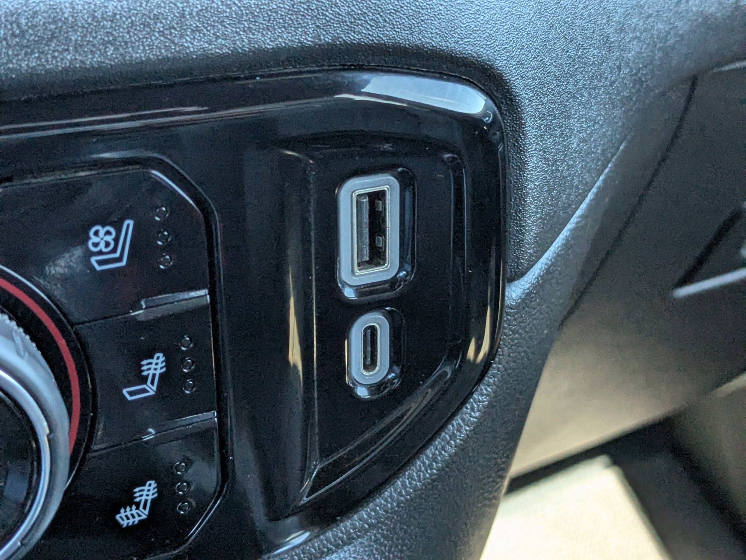 Used 2024 Chevrolet Silverado 3500 High Country w/ High Country Premium Package image 22