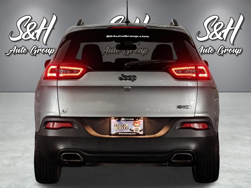 Used 2017 Jeep Cherokee Latitude w/ Cold Weather Group image 19