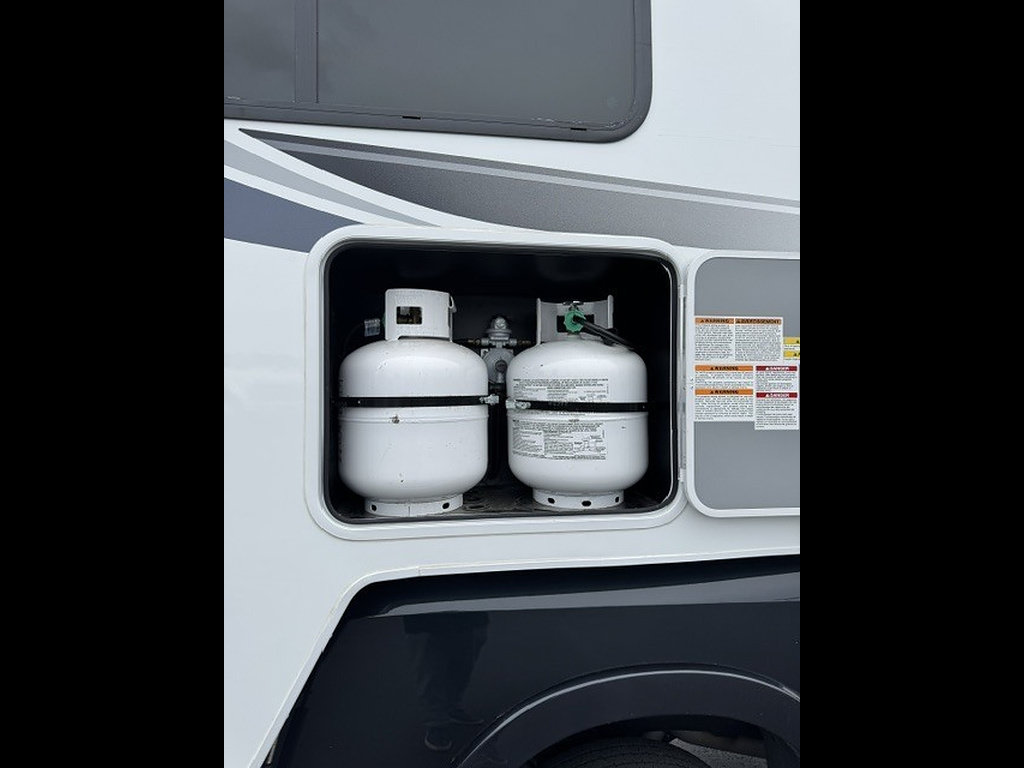 Used 2019 RAM 3500 Laramie AWD/4WD image 14