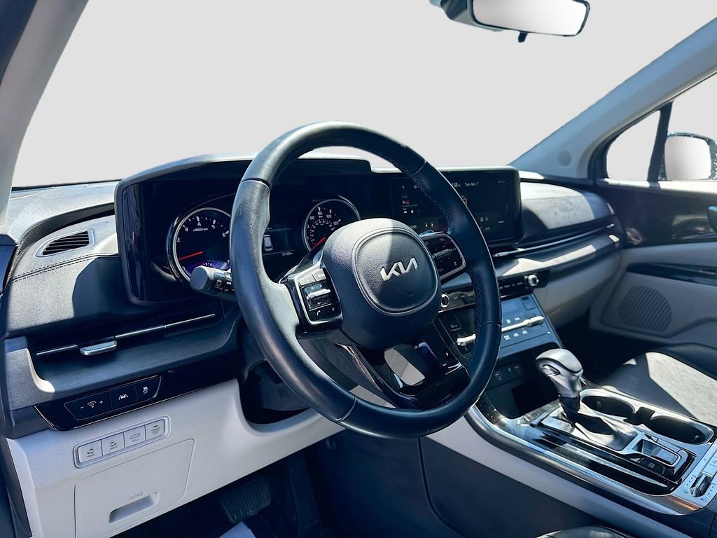 Used 2022 Kia Carnival SX image 9