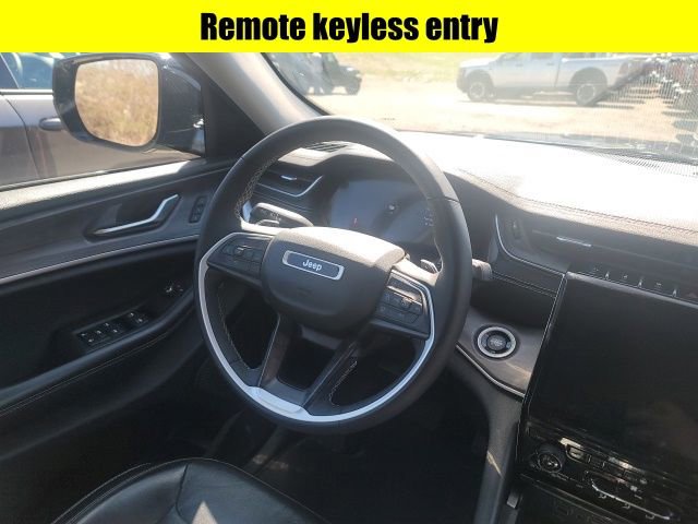 Used 2023 Jeep Grand Cherokee Limited image 12