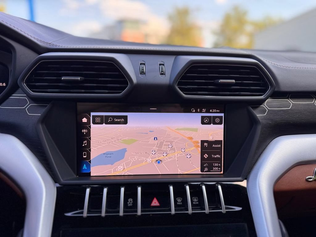 Used 2019 Lamborghini Urus AWD/4WD image 20