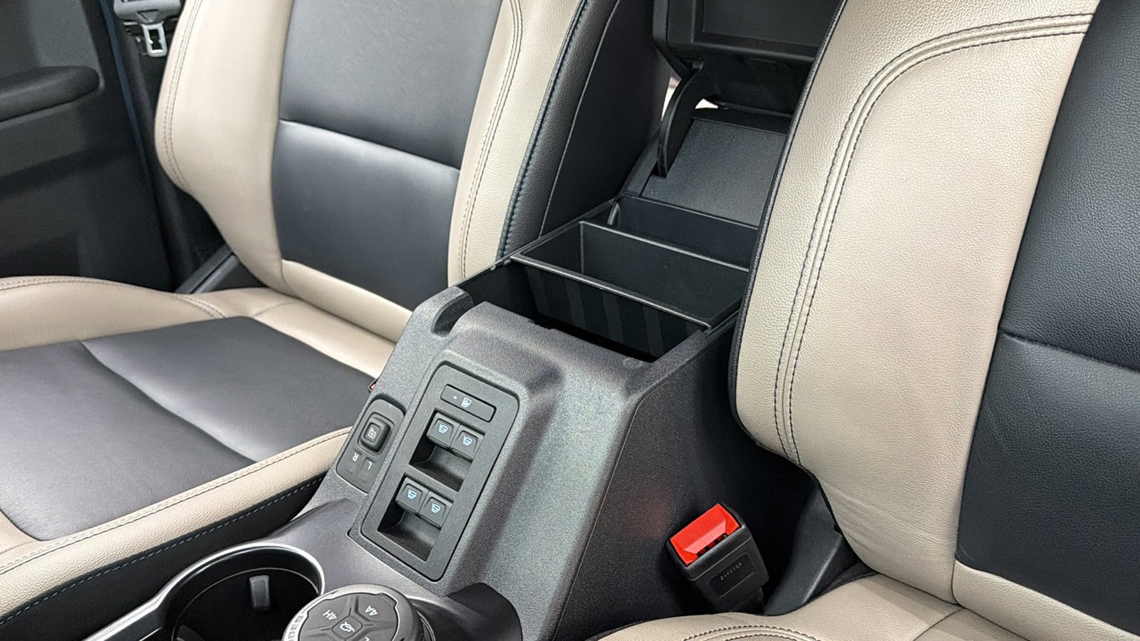 Used 2024 Ford Bronco Wildtrak image 34