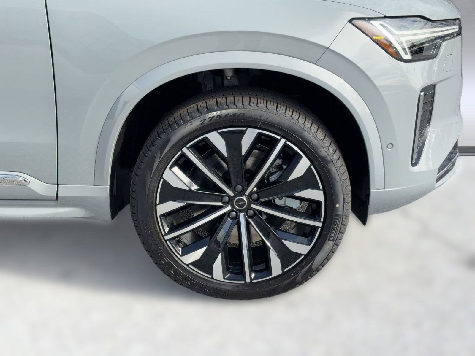 New 2026 Volvo XC90 T8 Plus w/ Protection Package Premier image 11