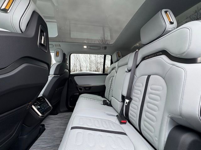 Used 2023 Rivian R1S Launch Edition image 19