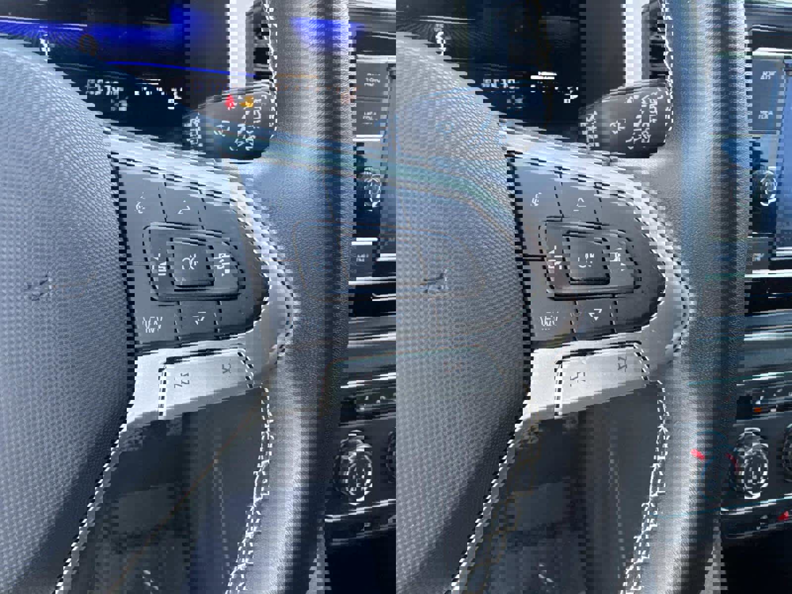 Used 2023 Volkswagen Atlas SE image 33